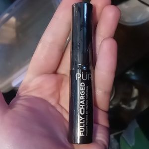 Pur fully charged mascara powered by magnetic technology